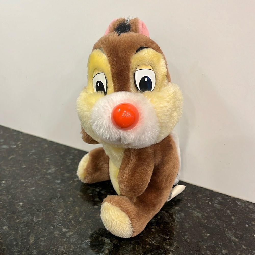 Walt Disney's Chip n Dale Plush/Vintage 1980s Disneyland Walt Disney World